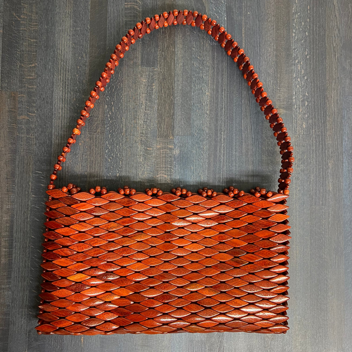 WOOD BEAD SHOULDER BAG // RED – DAHER